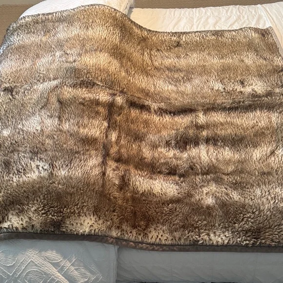 Pottery Barn Luxurious Faux Fur Throw - Rich Brown and Cream - Picture 1 of 5